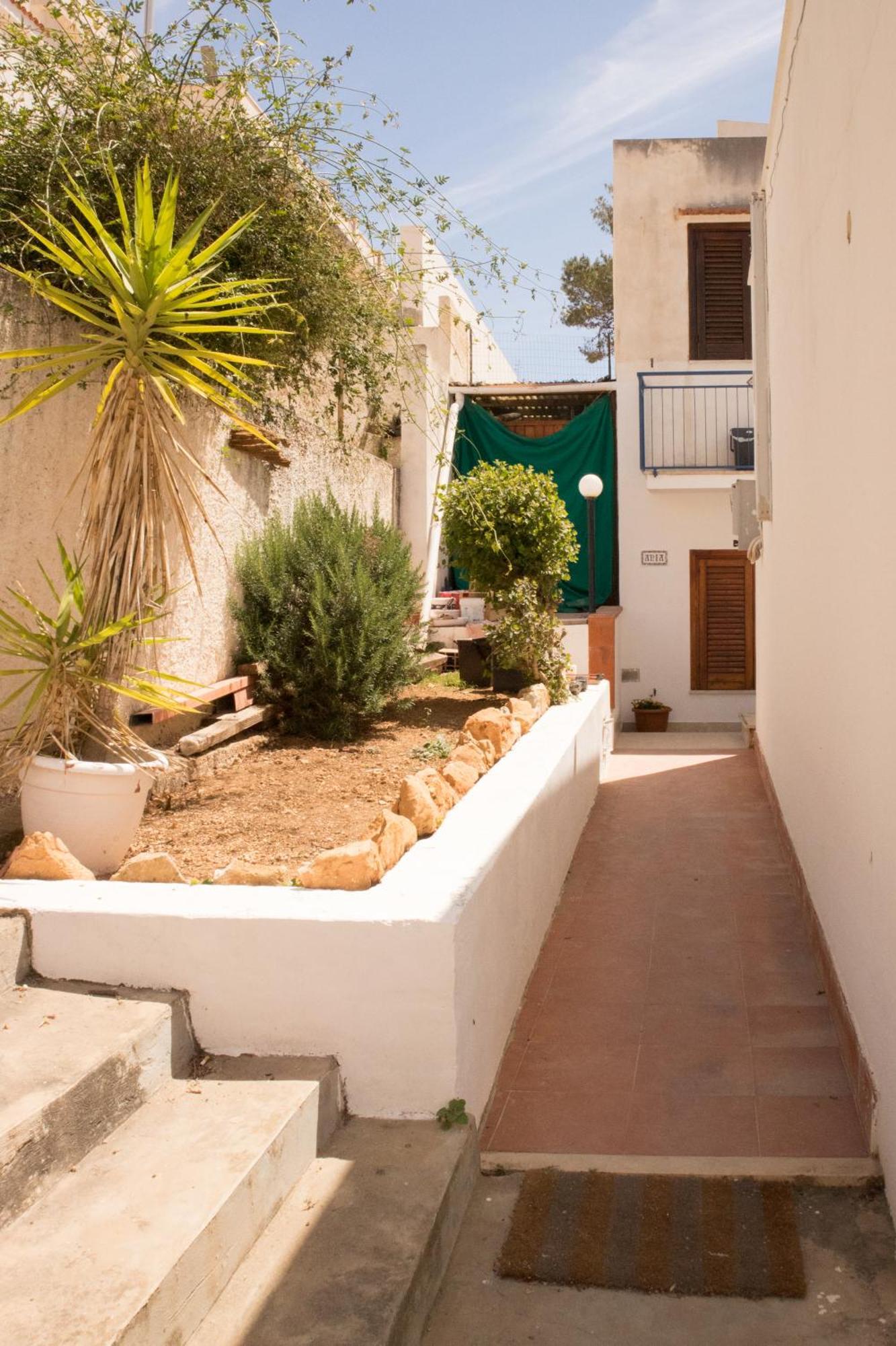 Casa Del Nostromo * Levanzo